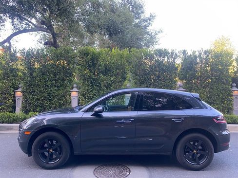 Used 2017 Porsche Macan AWD/4WD image 1