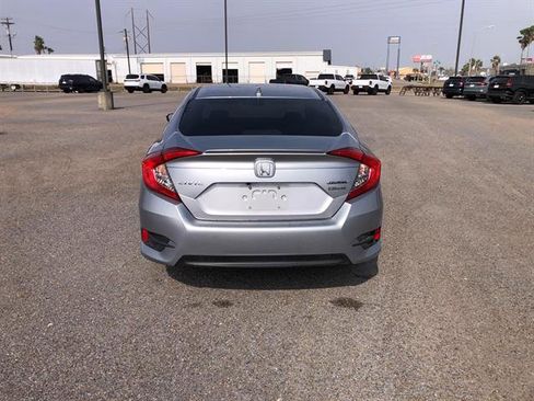 Used 2018 Honda Civic Touring image 6