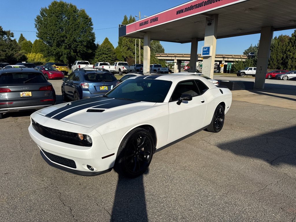 Used 2018 Dodge Challenger SXT w/ Blacktop Package RWD image 1