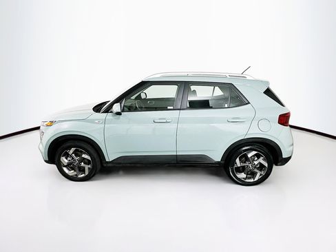 Used 2025 Hyundai Venue SEL image 4