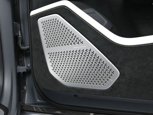 Used 2024 Lamborghini Urus Performante AWD/4WD image 32