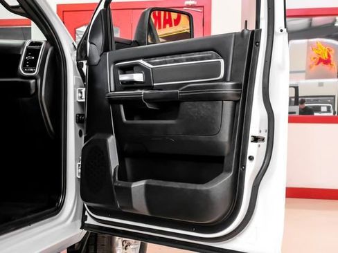 Used 2024 RAM 2500 Big Horn AWD/4WD image 46