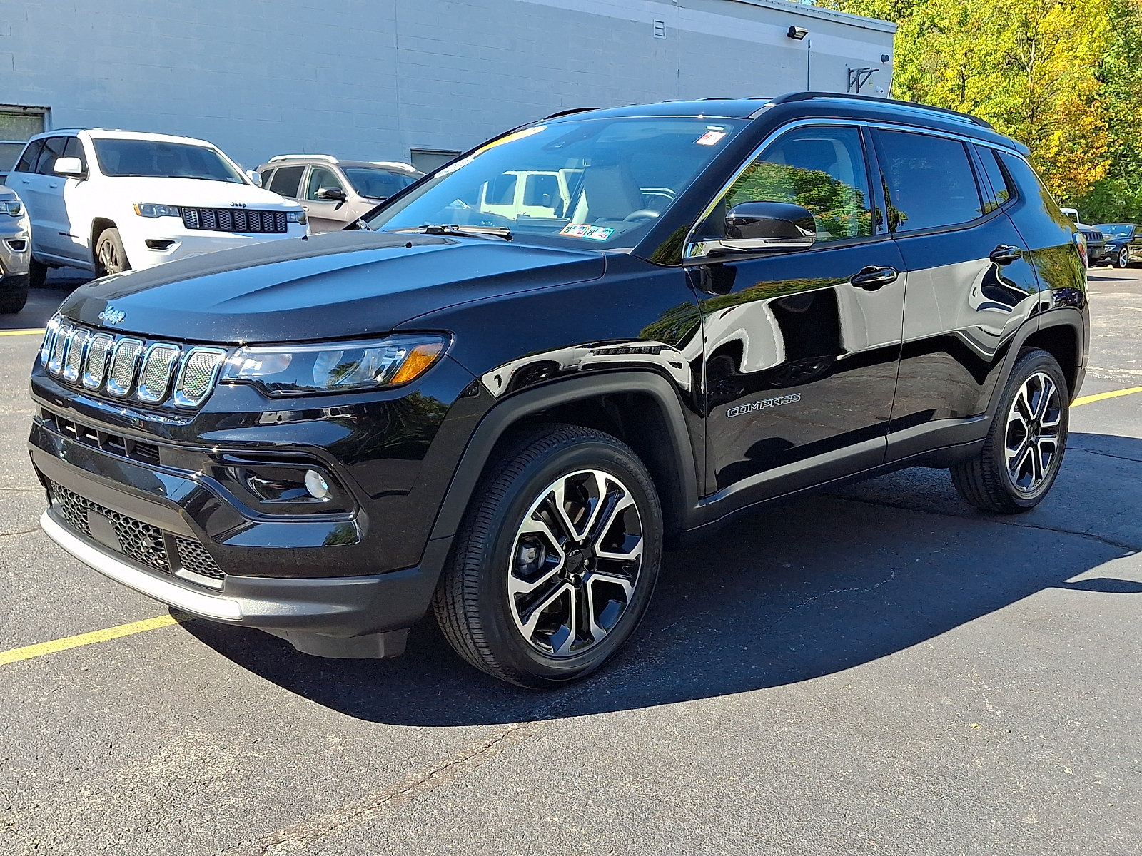 Certified 2022 Jeep Compass Limited AWD/4WD image 3