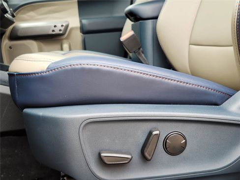 New 2026 Ford Maverick Lariat image 18