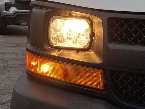 Used 2013 Chevrolet Express 1500 LS image 9