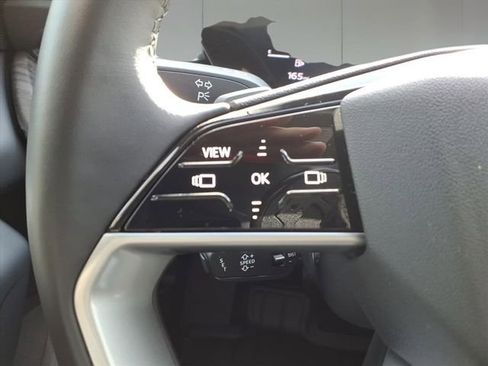 Used 2025 Audi Q5 Premium w/ Convenience Package image 19