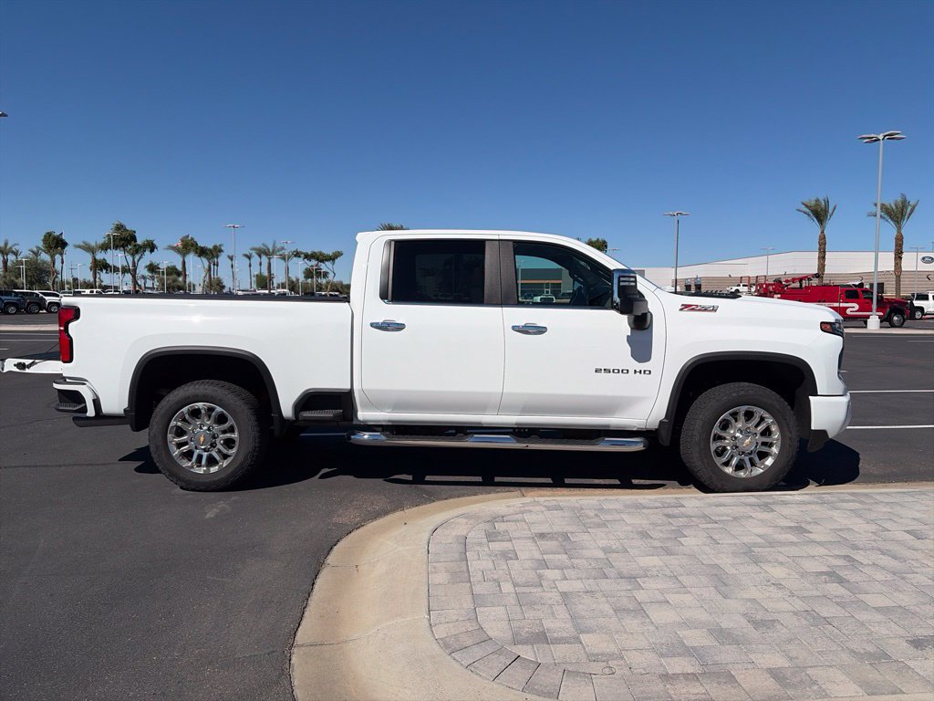 Used 2025 Chevrolet Silverado 2500 LT w/ Z71 Chrome Sport Edition AWD/4WD image 4
