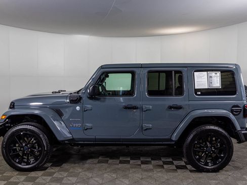 Used 2024 Jeep Wrangler Unlimited Sahara AWD/4WD image 19