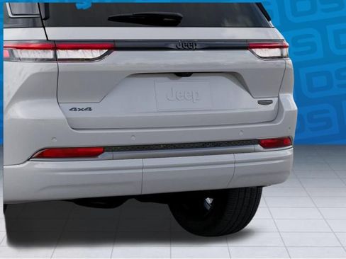 New 2026 Jeep Grand Cherokee Summit image 13