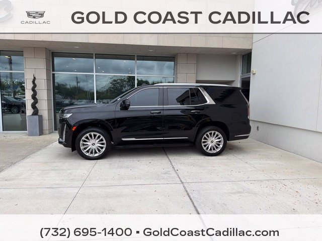 Used 2024 Cadillac Escalade Premium Luxury AWD/4WD image 2