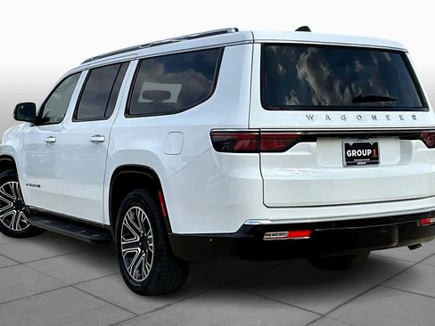 Used 2024 Jeep Wagoneer L Series II w/ Flexible Seating Group image 10