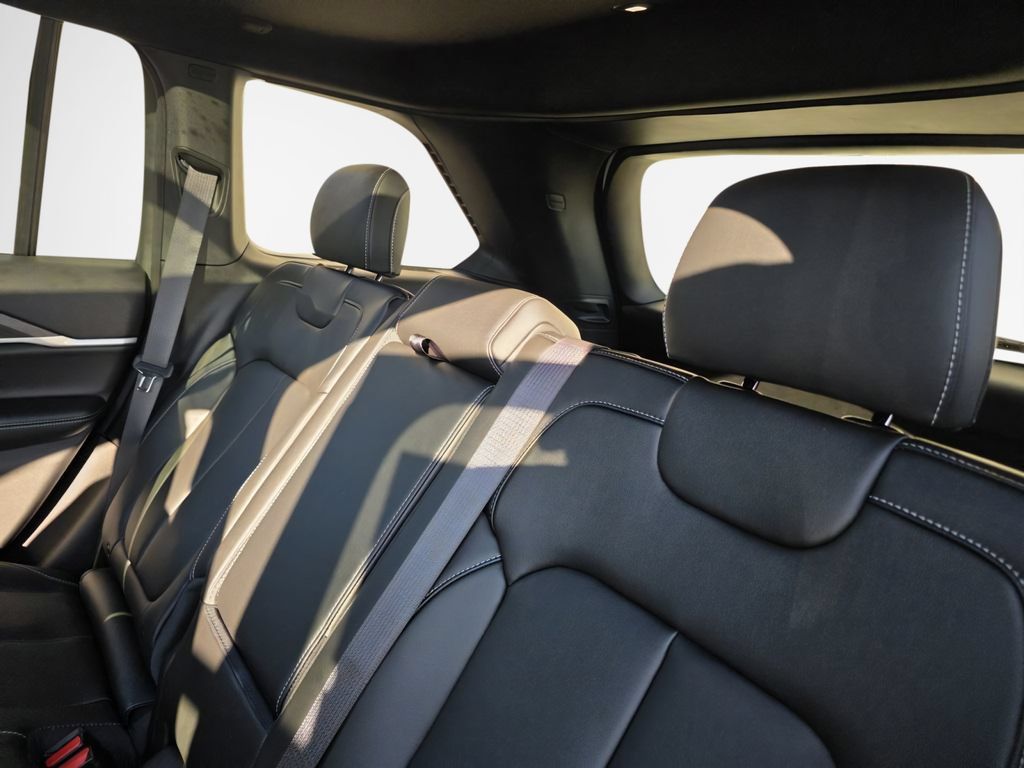 New 2025 Jeep Grand Cherokee Limited 4xe AWD/4WD image 38