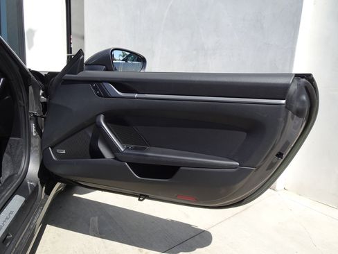 Used 2022 Porsche 911 Carrera w/ Premium Package RWD image 17