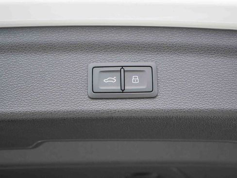 Used 2025 Audi Q3 2.0T Premium w/ Convenience Package AWD/4WD image 44