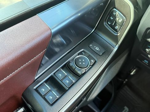 Used 2021 Ford F150 Lariat w/ Equipment Group 502A High AWD/4WD image 19