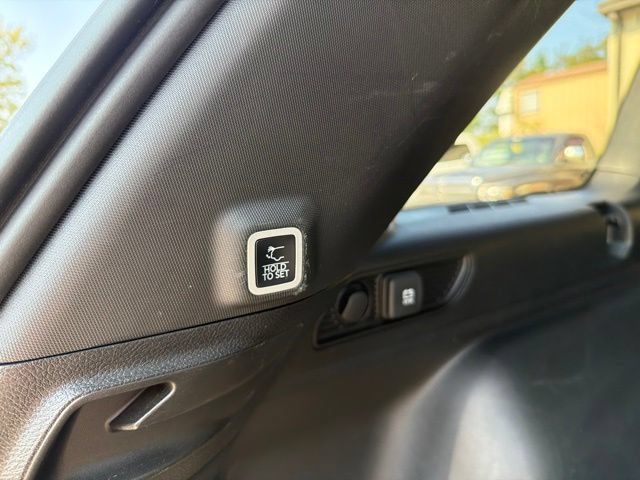 Used 2025 Jeep Grand Cherokee Altitude AWD/4WD image 13