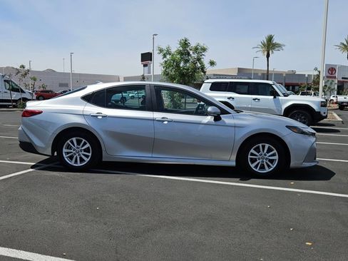 Used 2025 Toyota Camry LE FWD image 4