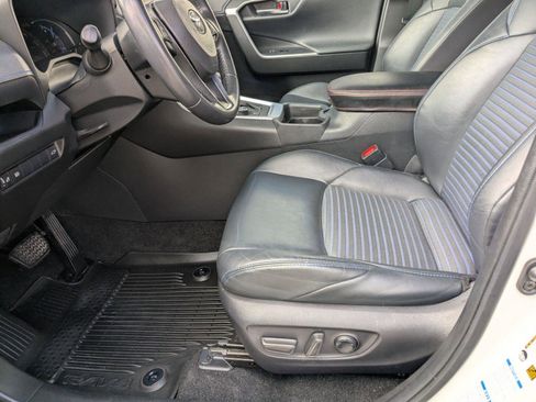 Used 2020 Toyota RAV4 XSE image 4