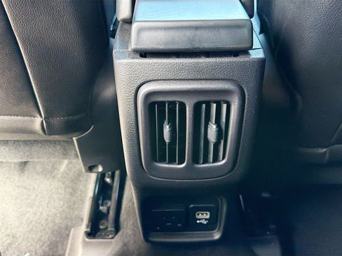Used 2018 Jeep Compass Latitude w/ Popular Equipment Group FWD image 19
