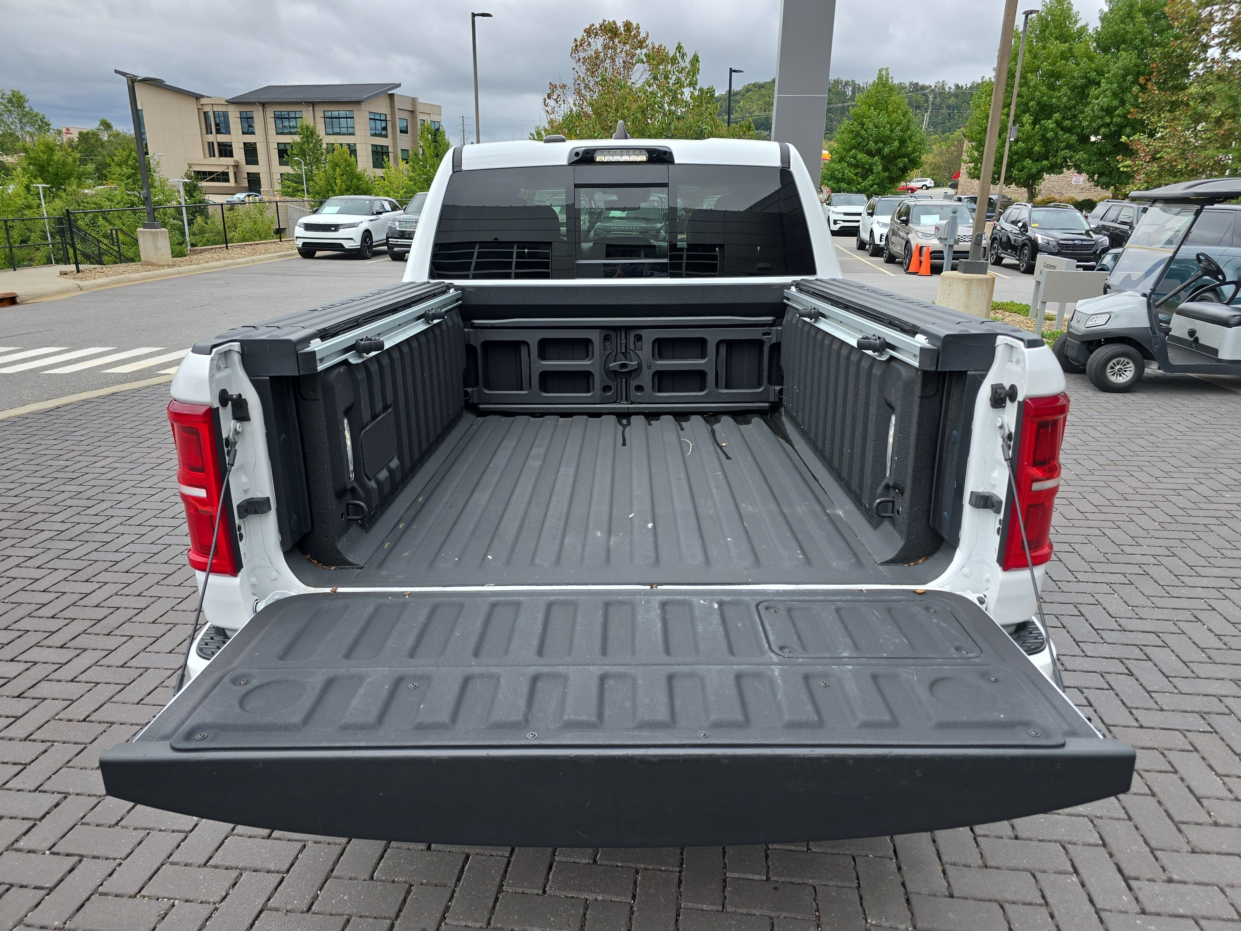 Used 2025 RAM 1500 Limited AWD/4WD image 7
