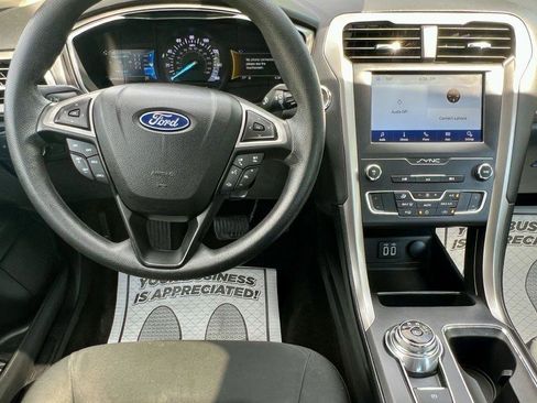 Used 2020 Ford Fusion SE FWD image 12