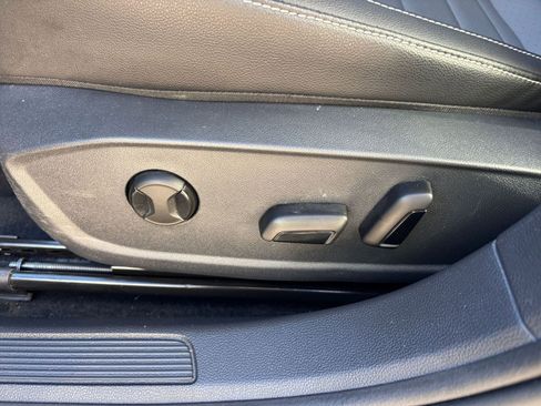 Used 2025 Volkswagen Jetta SE image 23