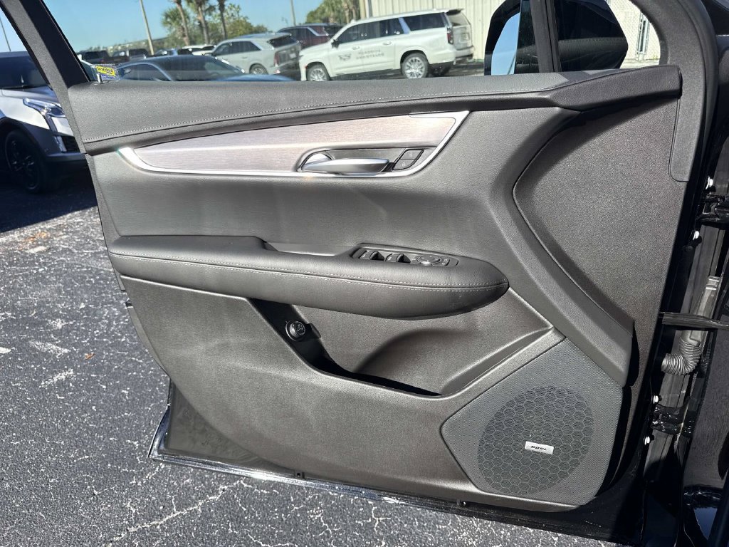 New 2026 Cadillac XT5 Luxury w/ LPO, Premium Carpet Package AWD/4WD image 18