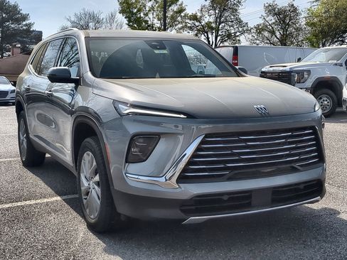 Used 2026 Buick Enclave Preferred w/ Power Package image 2