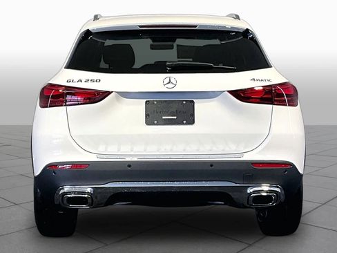 New 2026 Mercedes-Benz GLA 250 4MATIC image 4
