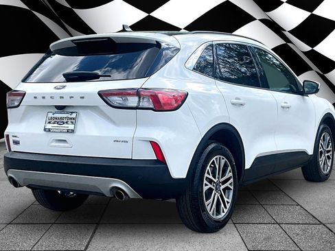 Certified 2022 Ford Escape SEL w/ Technology Package AWD/4WD image 2