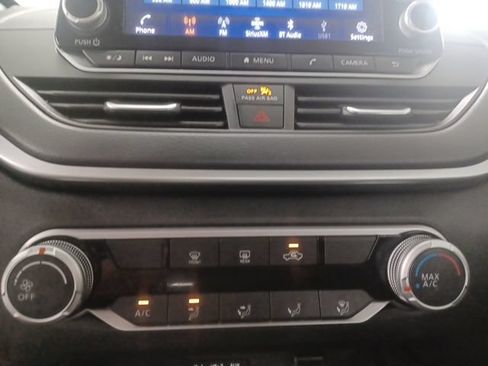 Used 2025 Nissan Altima 2.5 S FWD image 24