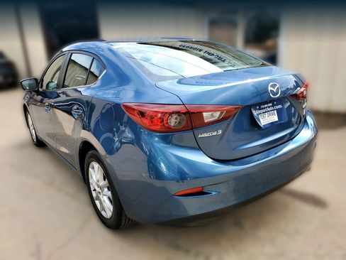Used 2017 MAZDA MAZDA3 Sport w/ Preferred Equipment Package FWD image 11