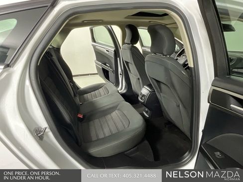 Used 2019 Ford Fusion SE image 15