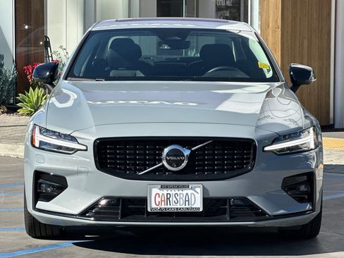 Certified 2025 Volvo S60 B5 Plus image 9