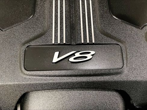 Used 2023 Bentley Bentayga AWD/4WD image 16