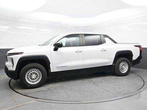 Used 2024 Chevrolet Silverado EV W/T AWD/4WD image 3