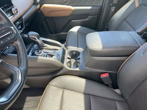 Used 2024 GMC Canyon AT4 w/ AT4 Premium Package AWD/4WD image 20