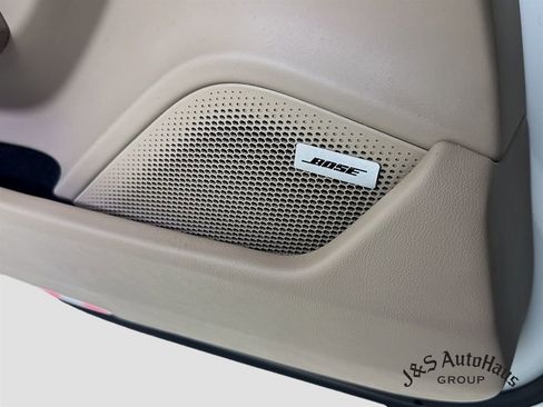 Used 2020 Porsche Taycan 4S w/ Premium Package image 32