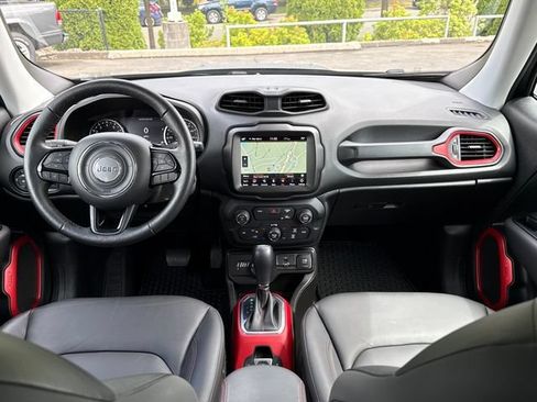 Used 2022 Jeep Renegade Trailhawk w/ Trailer Tow Group AWD/4WD image 8