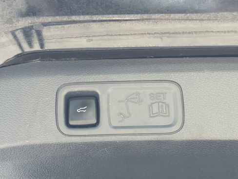 Used 2024 Ford Expedition XLT AWD/4WD image 33