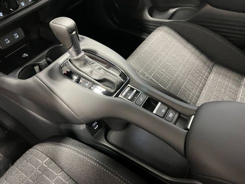 New 2027 Honda HR-V LX image 17