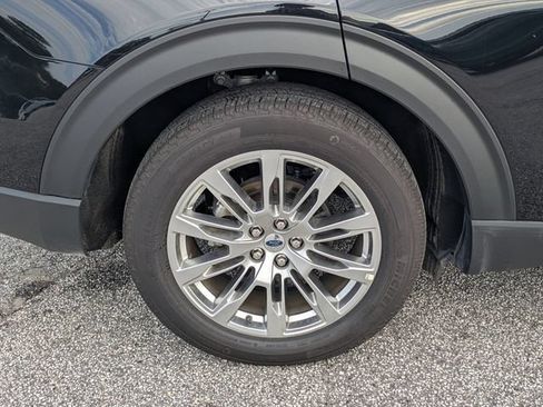 Certified 2026 Ford Explorer Platinum RWD image 11