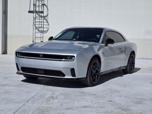 New 2024 Dodge Charger R/T w/ Plus Group image 2