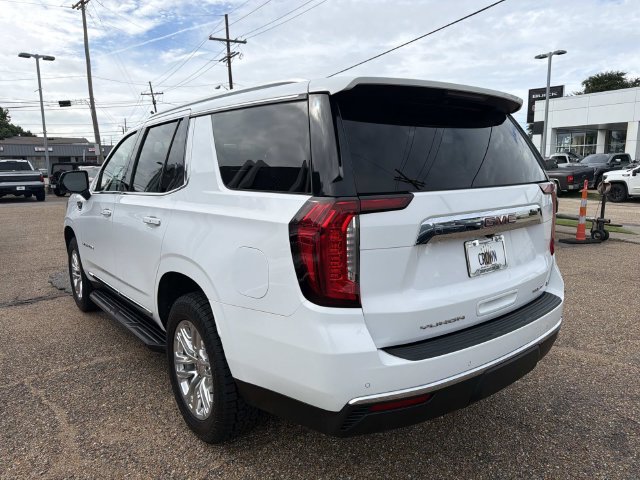 Used 2022 GMC Yukon SLT w/ SLT Premium Package RWD image 9