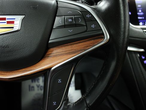 Used 2023 Cadillac XT5 Premium Luxury image 17