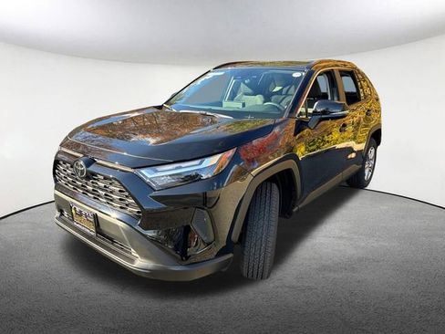 New 2025 Toyota RAV4 XLE image 6