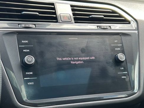 Certified 2024 Volkswagen Tiguan SE R-Line FWD image 30