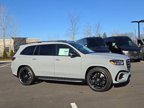 New 2026 Mercedes-Benz GLS 450 4MATIC image 2
