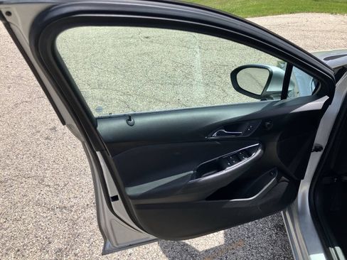 Used 2019 Chevrolet Cruze LT w/ LT Fleet Convenience Package FWD image 11