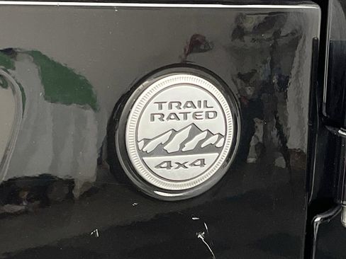 Used 2018 Jeep Wrangler Unlimited Sahara image 29